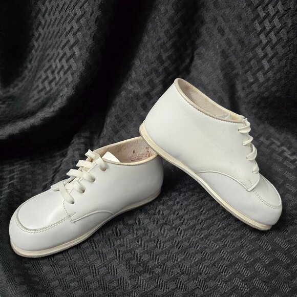 Buster Brown Leather Oxford Shoes 6 Baby Toddler Hi Top White Soft Sole VTG 70s Buster Brown Leather Oxford Shoes 6 Baby Toddler Hi Top White Soft Sole VTG 70s